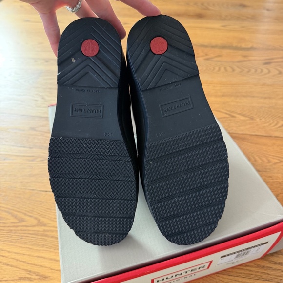 LIKE NEW Hunter Women's PLAY™ Short Rain Boots in Black (Size US 6 / EU 37) - Picture 12 of 14